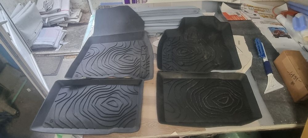 Covorase cauciuc Duster 3