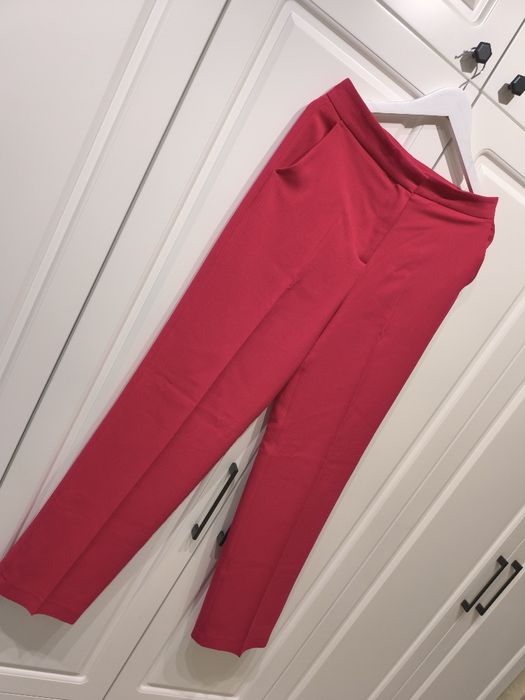 Pantaloni fucsia Zara mărimea M