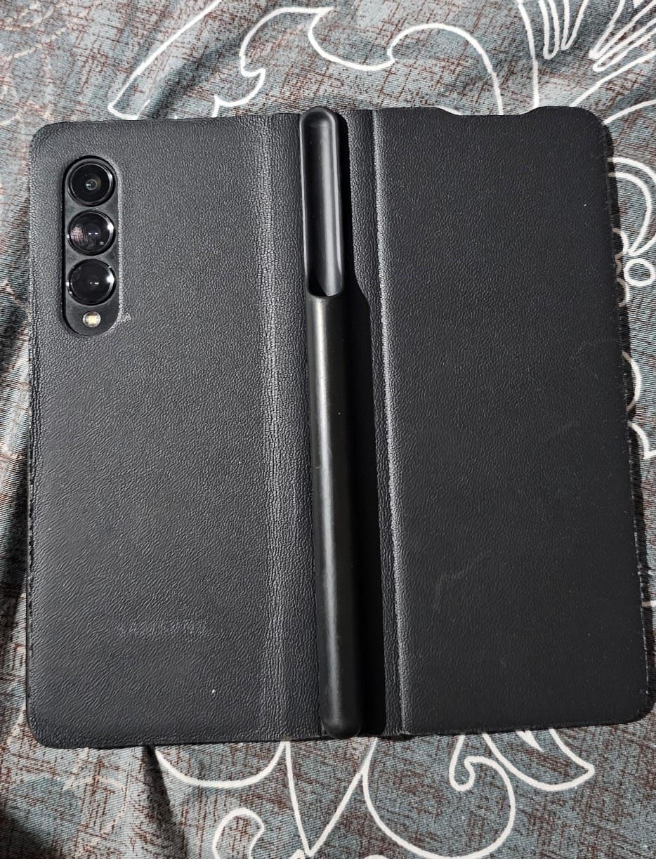 Samsung Zfold3 продаеться