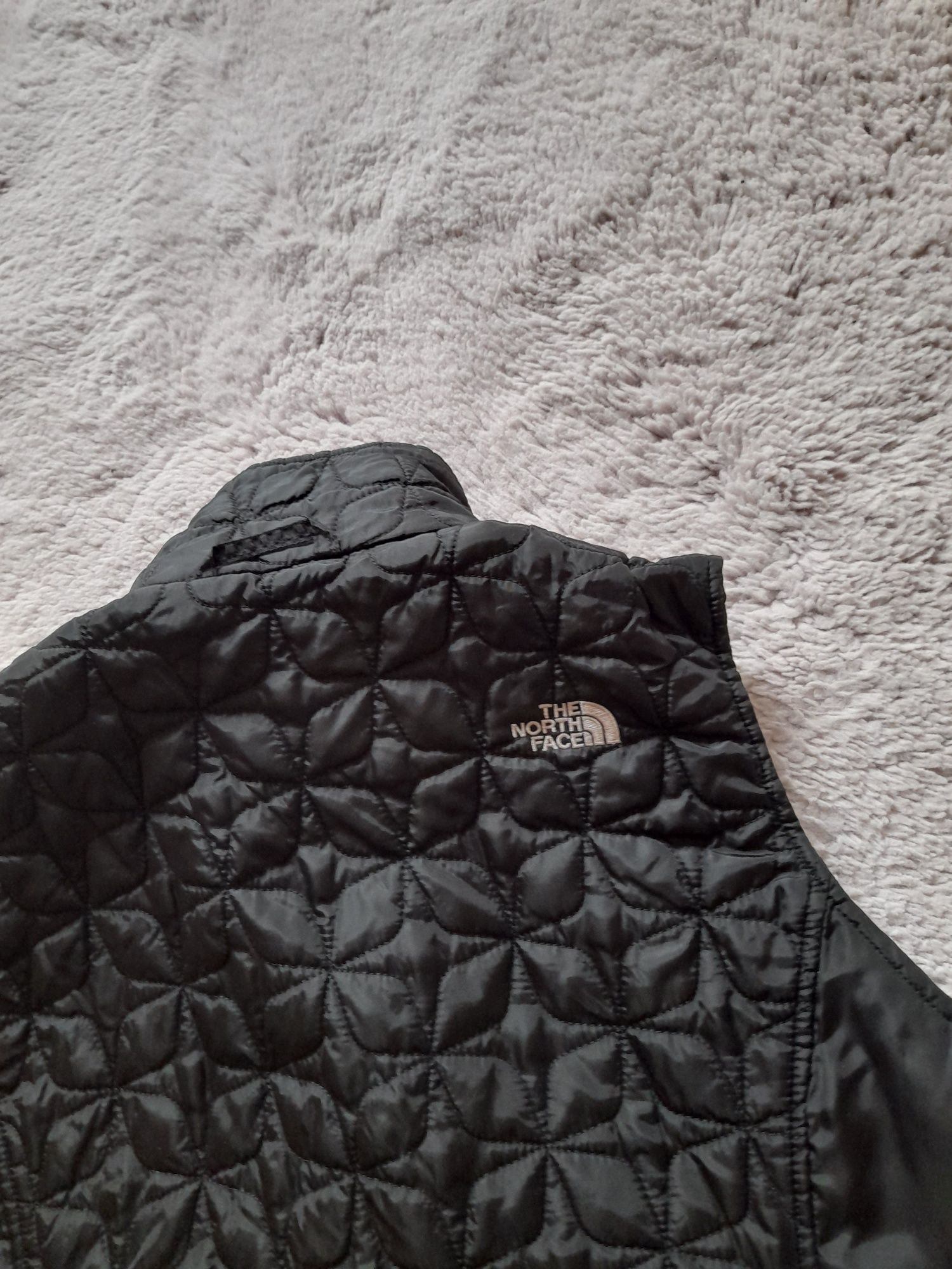 The north face дамски елек M размер.