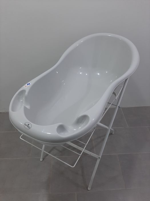 Бебешка вана и стойка за вана със сушилник