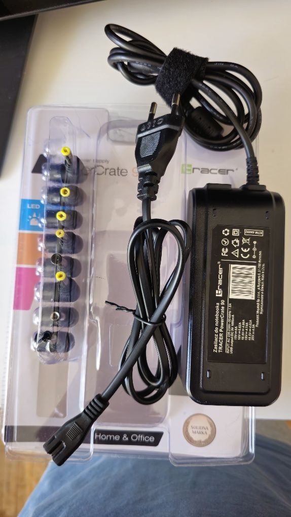 Универсално зарядно 90w