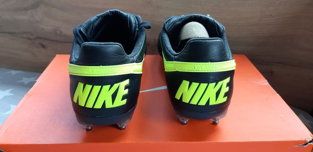 Кожени, висококачествени калеври Nike