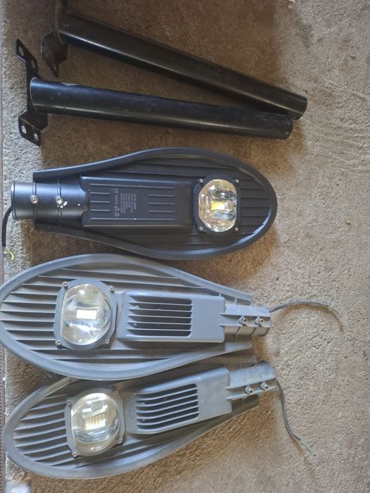 Becuri iluminat pentru stalp