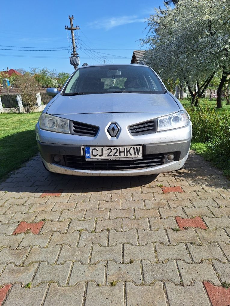 Vând Renault Megan 2 1.6 16v din 2006 lovit partea stanga