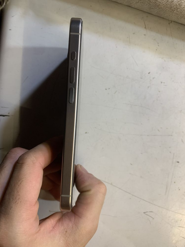 iPhone 15 pro 128gb
