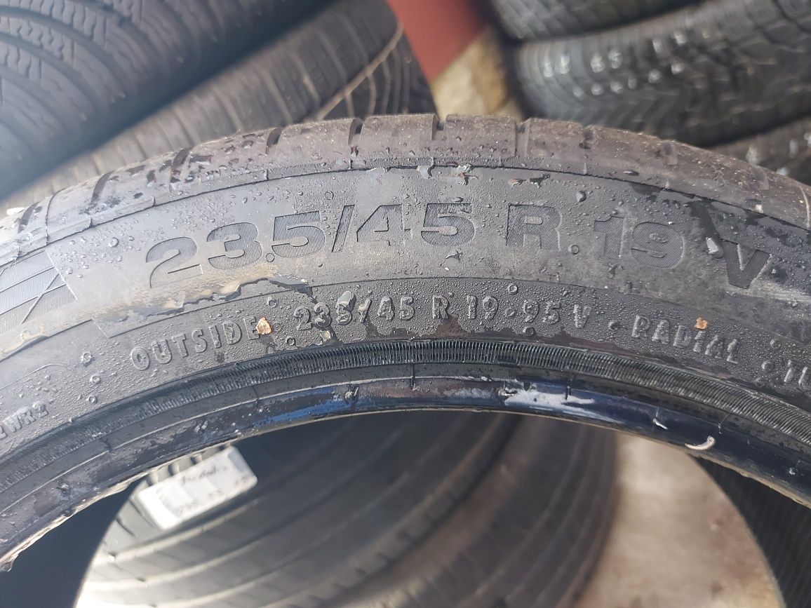 235 45 19 Continental MO vara runflat NOI