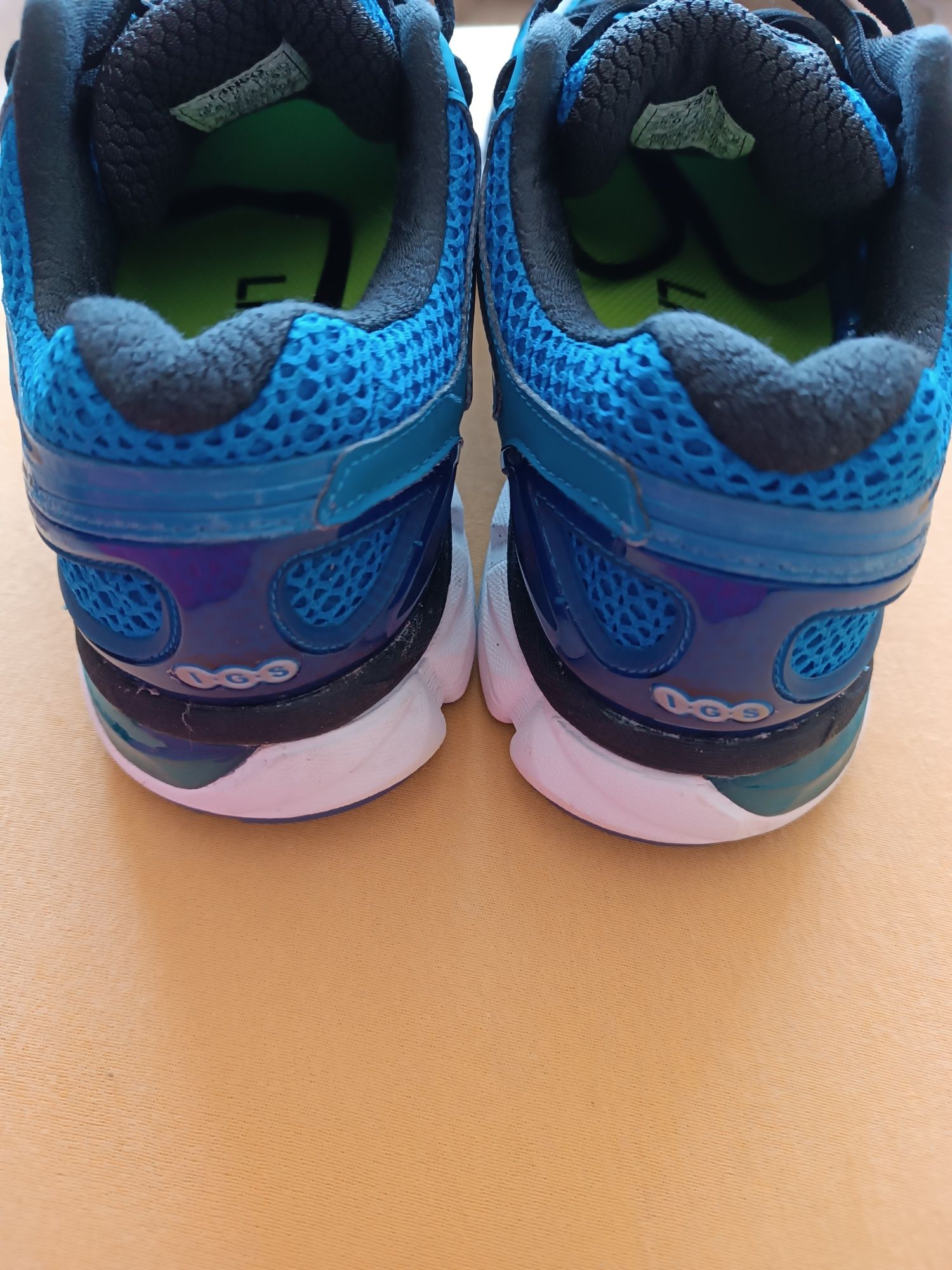 Emporio Armani,Asics,Liu Jo
