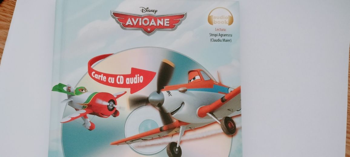 Puzzle, carte și CD audio cu Avioane