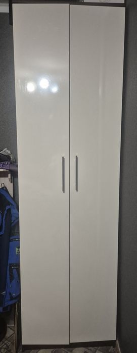 Продам шкаф для одежды.