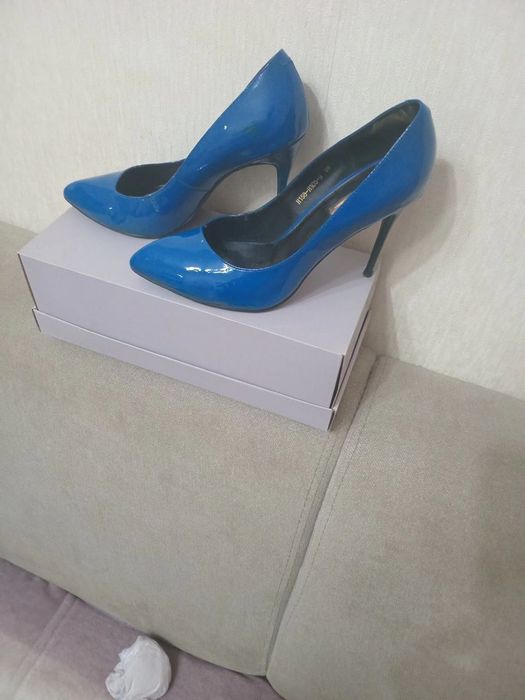 Туфлы 38 размер почти новые