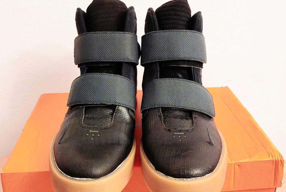 Nike Flystepper 2K3 Anthracite Black чисто нов 44ти номер 28.5см кутия