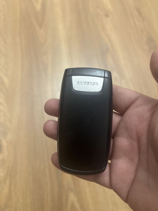 Простой телефон Samsung