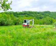 Inchiriez Miniexcavator debarasări moluz pământ negru