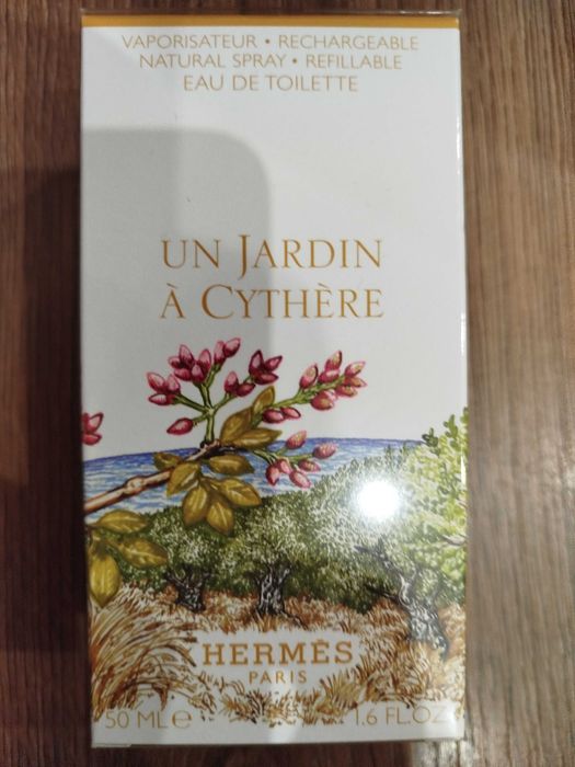 Продавам оригинален дамски парфюм HERMES EDT