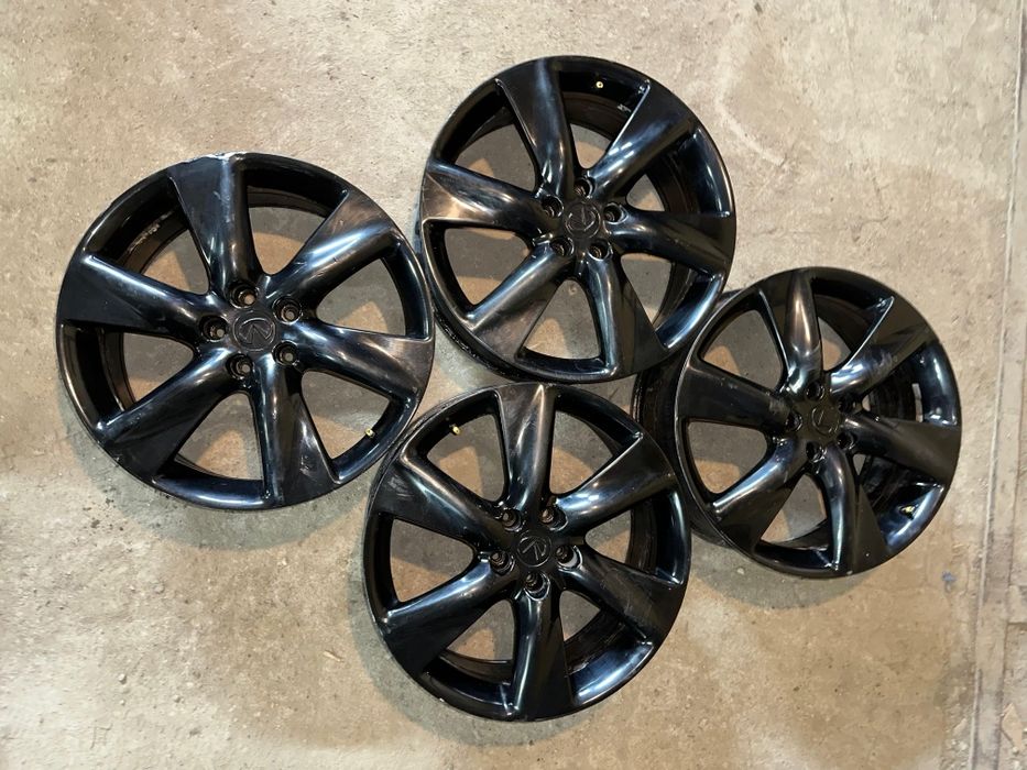 R20 PCD 5*114,3 Комплект оригинальных легкосплавных дисков