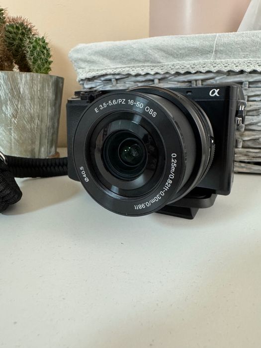 Sony a6100 + 3 обектива (всичко е в гаранция)