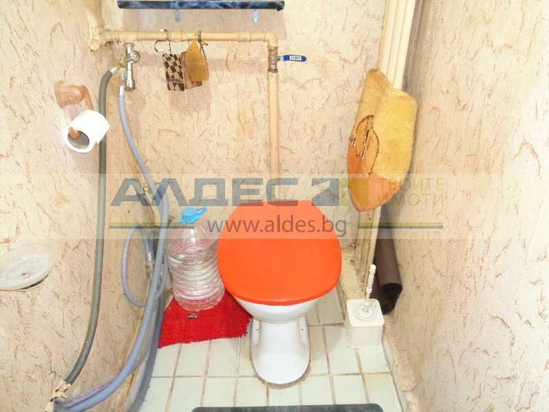 Продава се Тристаен апартамент в Радомир - 94 кв.м за 852 €/кв.м - Снимка #10