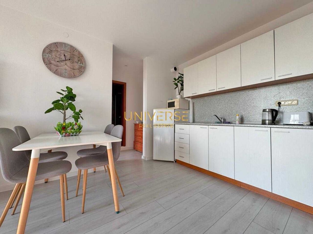 Продава се Двустаен апартамент в к.к. Слънчев бряг - 55 кв.м за 1273 €/кв.м - Снимка #3