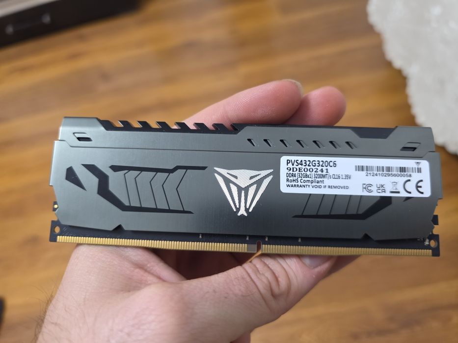 Memorie RAM 32 GB DDR4 XMP 2.0