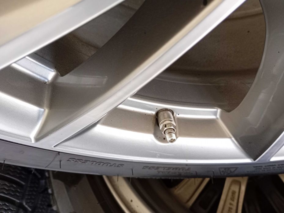 Vând jante BMW seria 5 R17