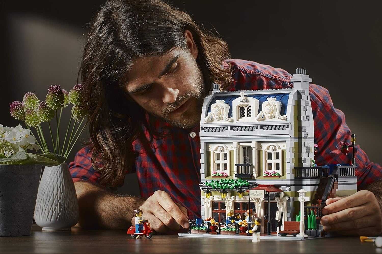 Употребявано LEGO Creator Expert Parisian Restaurant 10243