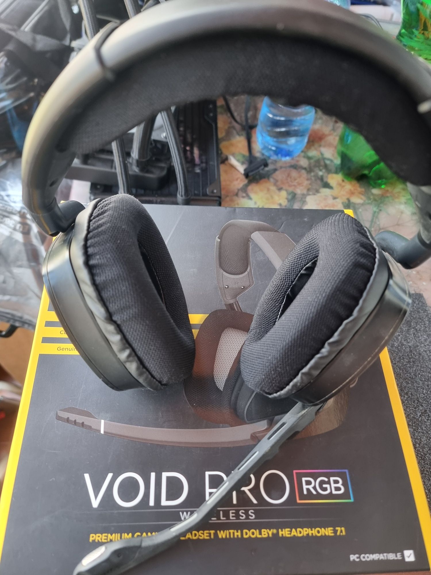 Продавам безжични геймърски слушалки Corsair Void Pro RGB Wireless