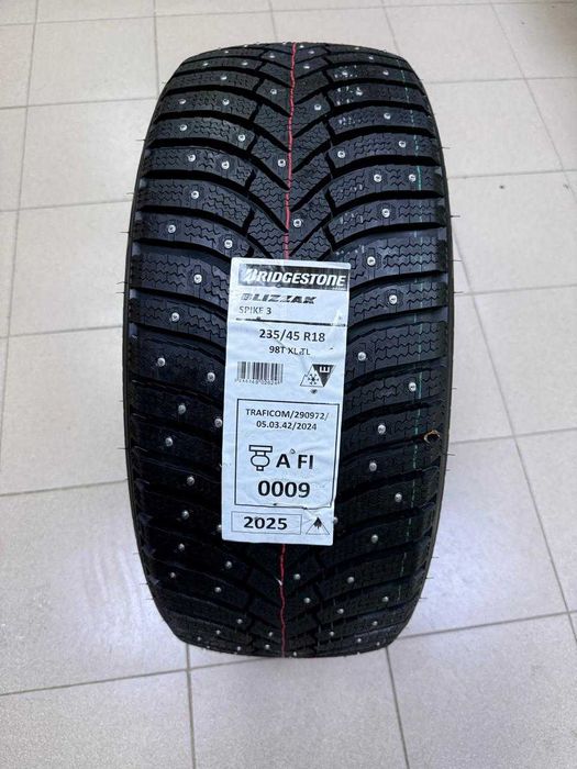 235 45 R18 Bridgestone Blizzak Spike 3 шипованные новые Венгрия 2025 г