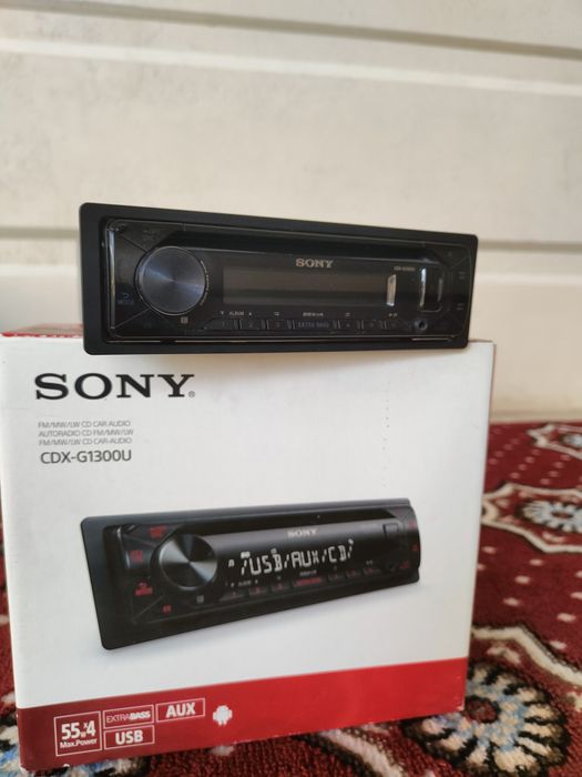 Sony CDX G1300U ...