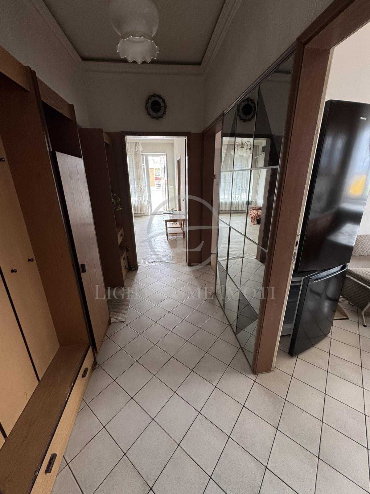 Реф. 2368 Тристаен парк ЛАУТА
