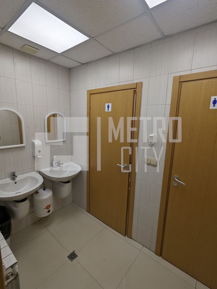 Дава се под наем Офис в София, Младост 3 - 353 кв.м за 2400 € - Снимка #10