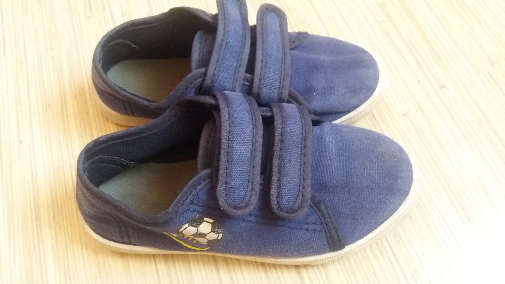 Сиви пантофи Viggami 30 номер и тъмносини гуменки стелка 18 см