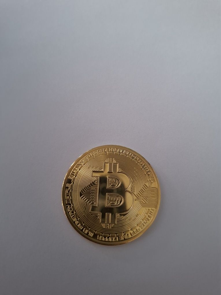 Bitcoin покрыт золотом