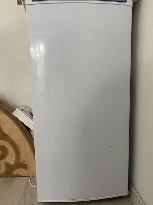 Холодильник муздатпайды.Бирак косылады.Багасы 20000