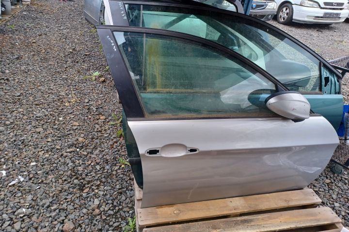 Usa / Portiera fata dreapta BMW Seria 3 E90 [2004 - 2010] Sedan 318d