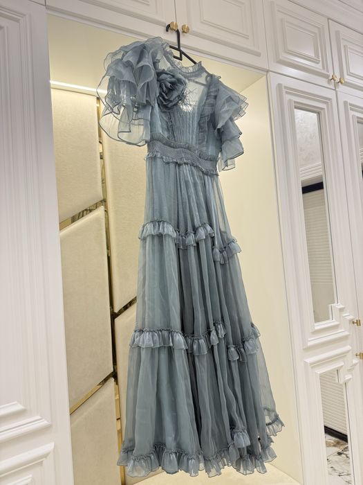 Красивое платье 44 размер  , носилось 1 раз на 1 час