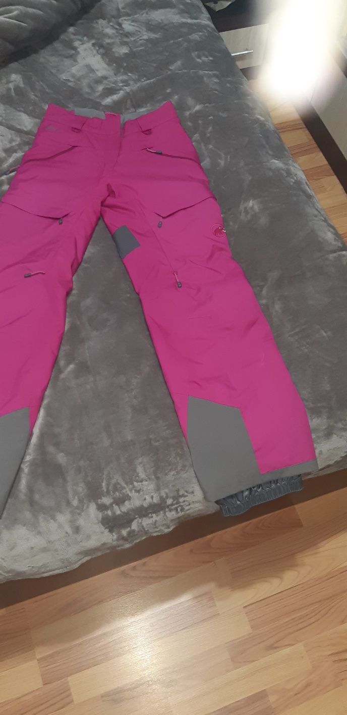 Vand pantalon de dama de la mammut