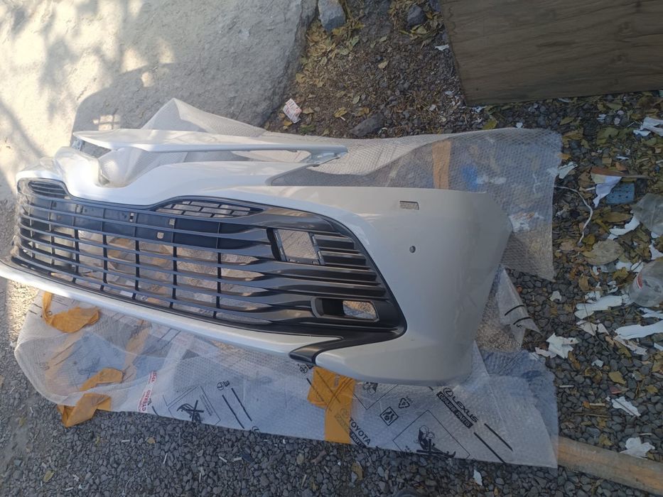 Продается бампер на camry 70