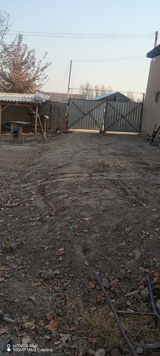 Srochna sotiladi 2sotix yer to'rtburchak