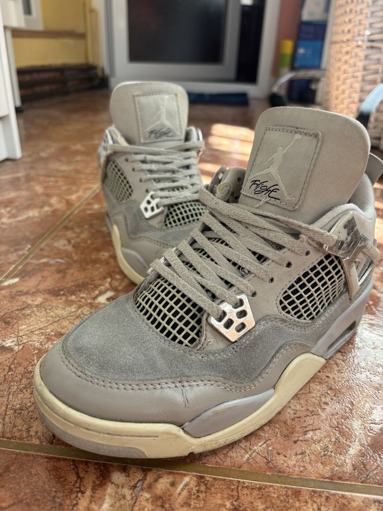 jordan 4 frozen moments