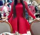 Дамска рокля с дантелени ръкави