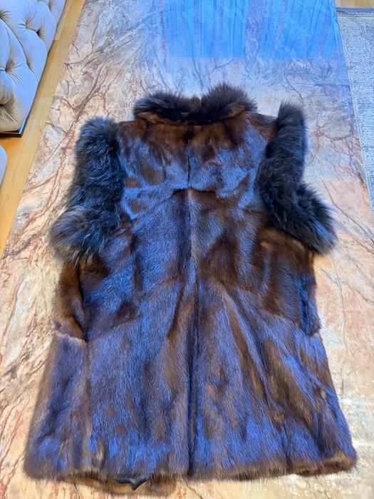 Vesta nurca foarte putin purtata!Marime 38-40