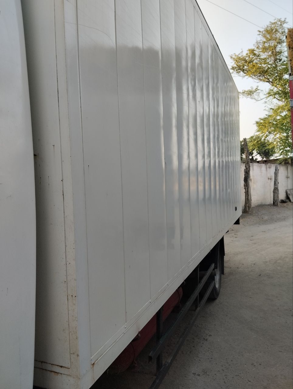 Avtobus Isuzu 2008yil