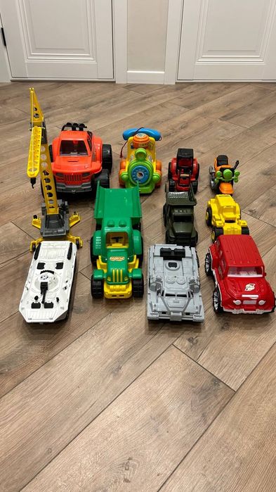 Продам машинки Полесье