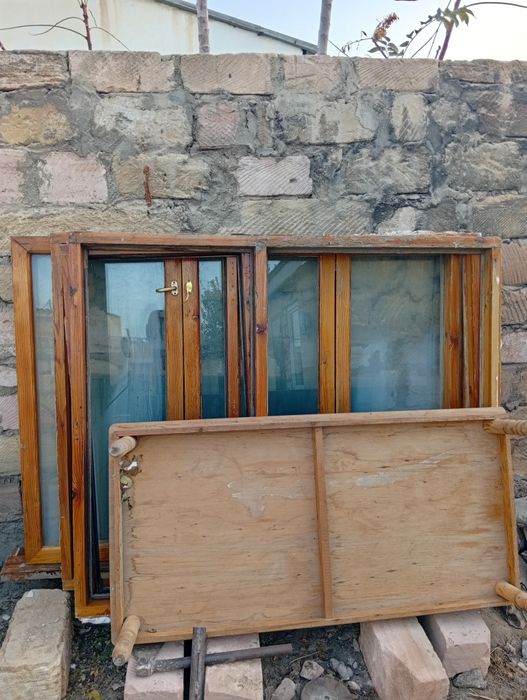 Комплект рам,окон на балкон. 9-ти этажки, лак, стекла.