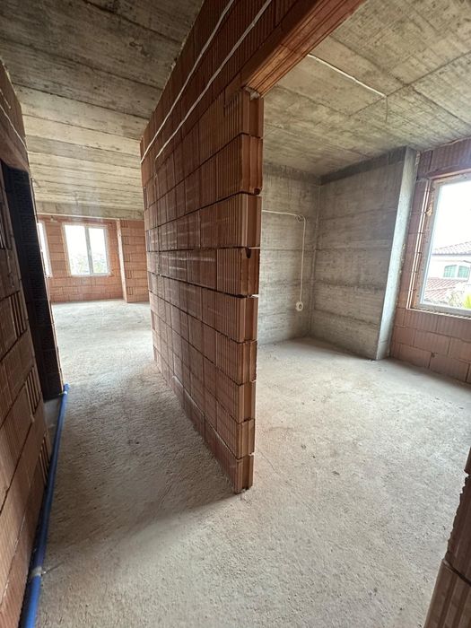 Тристаен апартамент в Кючук Париж