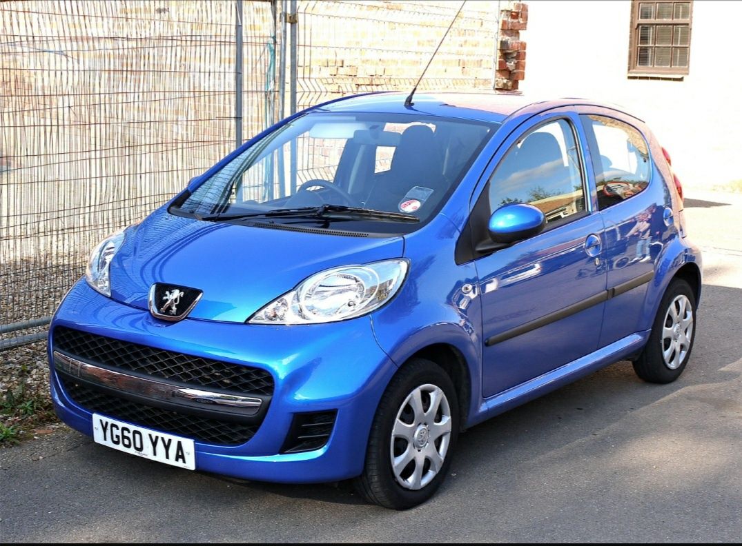 Dezmembrez Peugeot 107 1.0 benzina 50 kw (68 cp) an 2007 cod mot 1KR