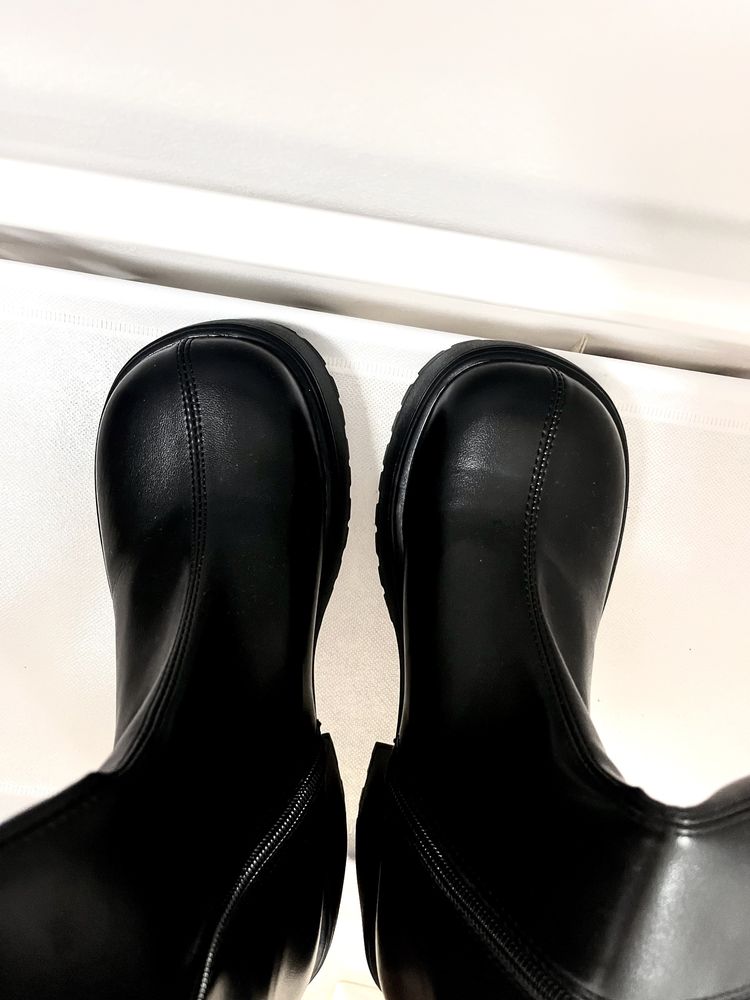 Botine negre noi