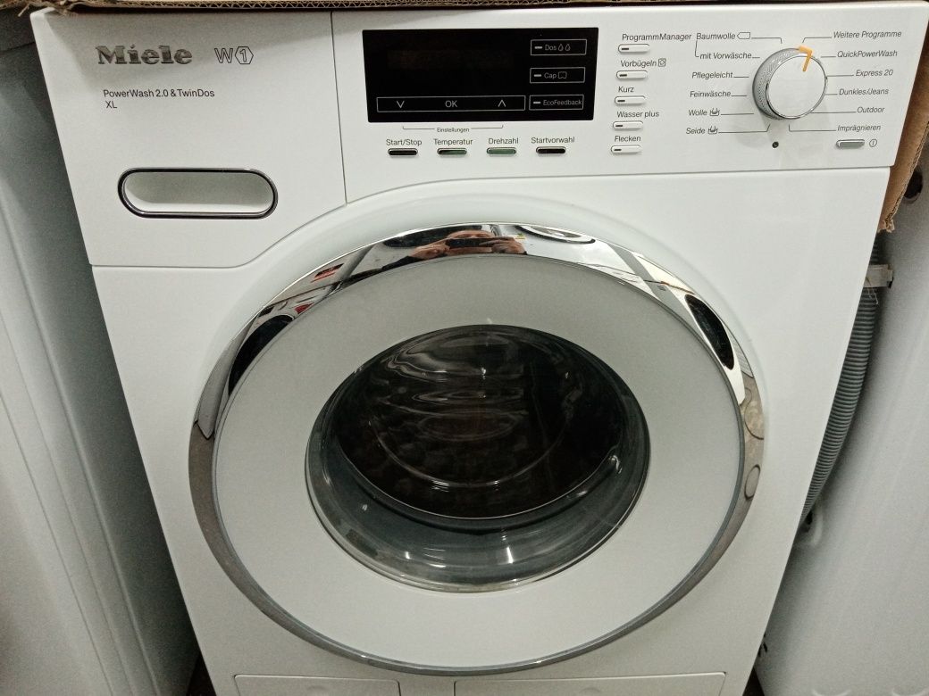Mașina de spălat marca Miele w1