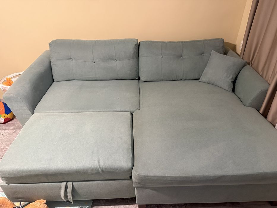 Продавам Диван с функция сън (десен)